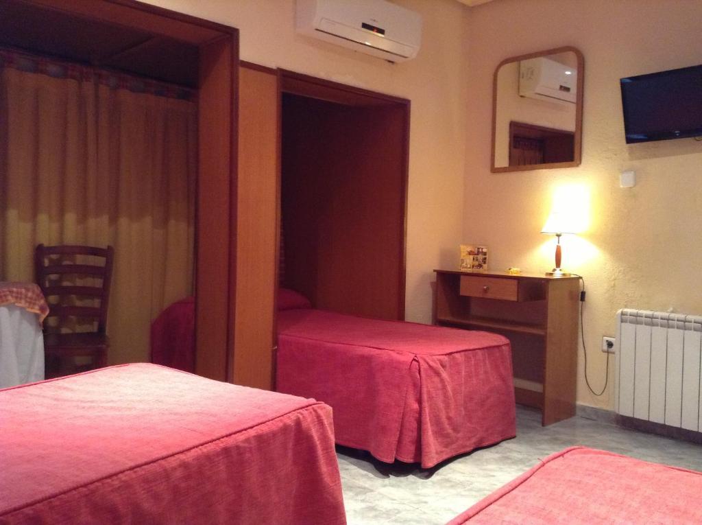 Hostal Santa Marta Aranjuez Habitación foto